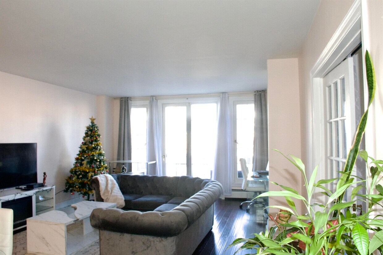 203 Shearwater Ct W Unit 23, Jersey City, NJ 07305 Condo for Rent in Jersey City, NJ