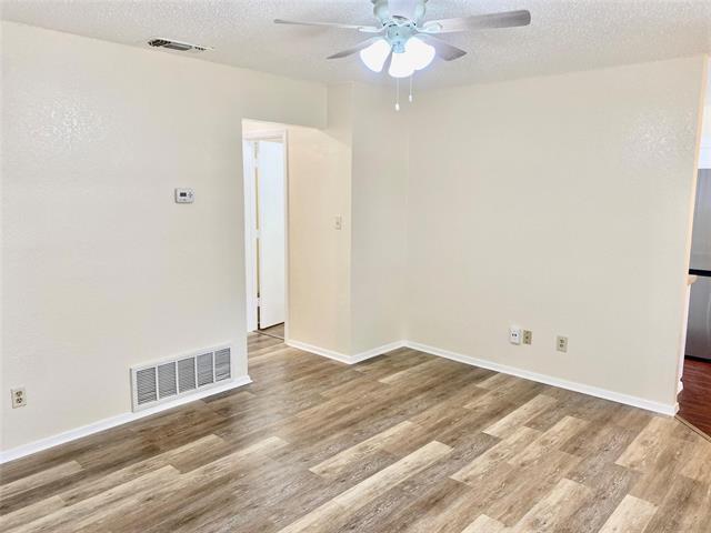 Foto del edificio - 1408 Walters Dr