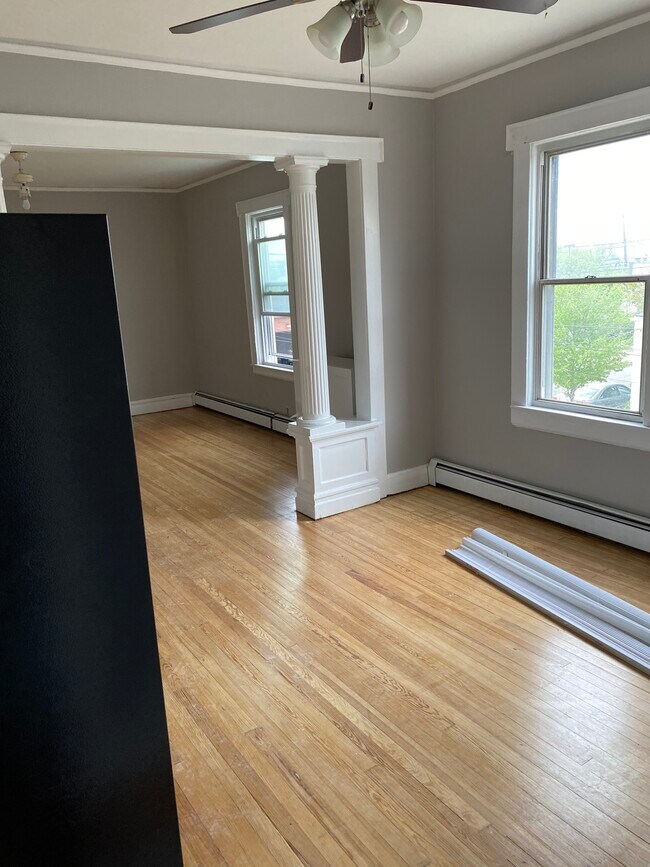 Building Photo - 11 Naples Ave