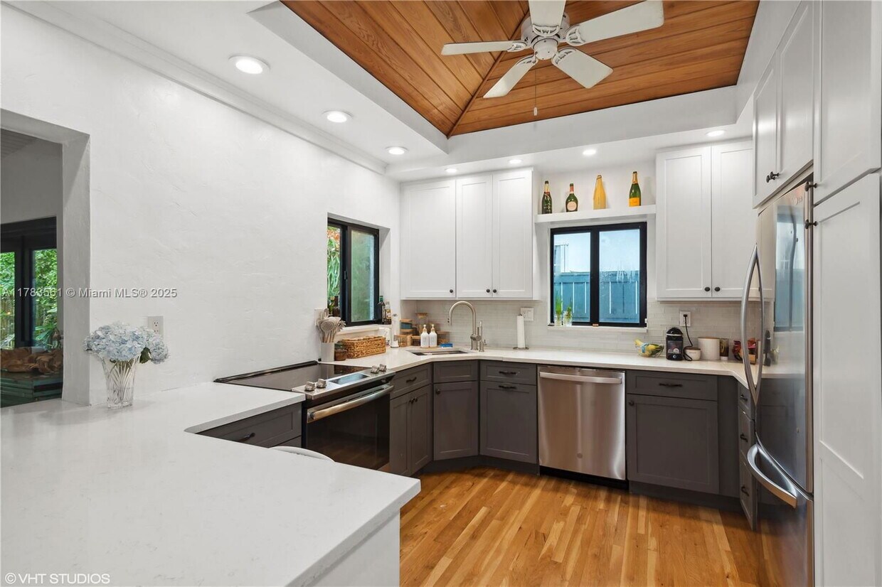 Foto principal - 3794 Irvington Ave