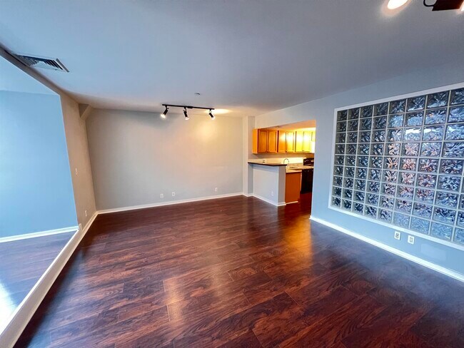 Building Photo - 689 Marin Blvd