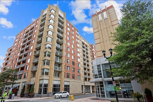 Foto del edificio - 1020 N Highland St