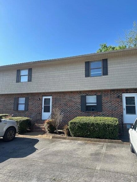 Building Photo - 4100 N Ocoee St