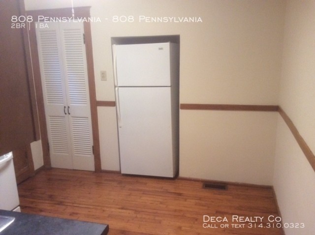 Building Photo - Two Bedroom Apartment
