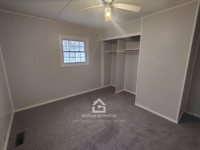 Foto del edificio - 2724 Seminole Ct