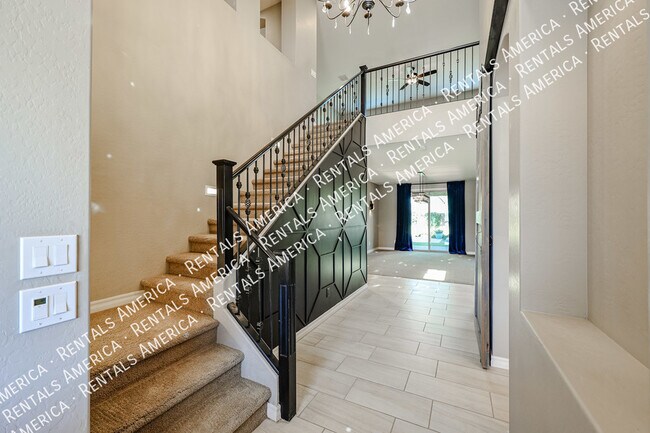 Foto del edificio - Stunning 5 bedroom 3.5 baths A must see!!!