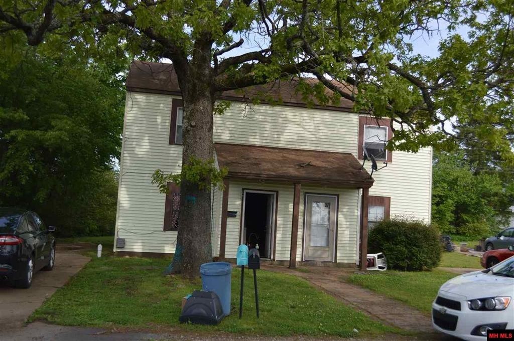 Primary Photo - 231-233 Hillcrest Rd
