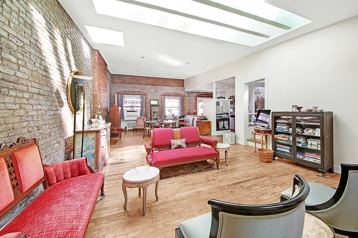 Primary Photo - 318 W 14th St