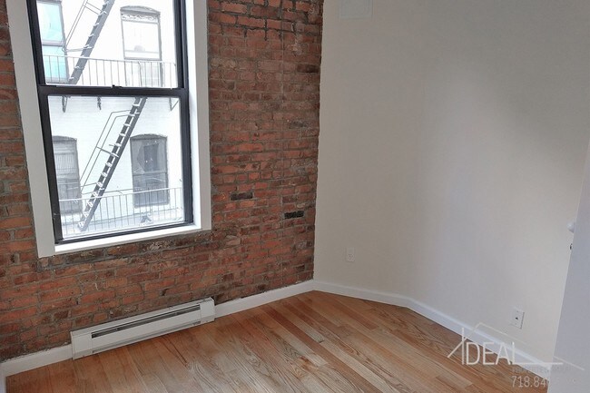 Foto del edificio - Large 4 Bedroom Apartment for Rent in Harlem!