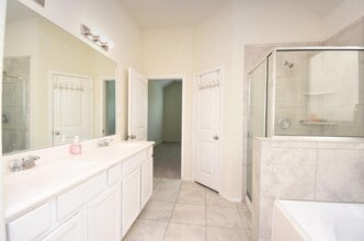 Building Photo - 9431 Summer River Dr