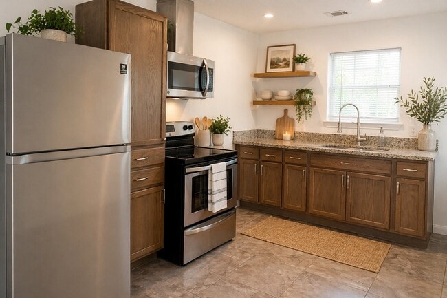 Building Photo - 605 Orangewood Dr