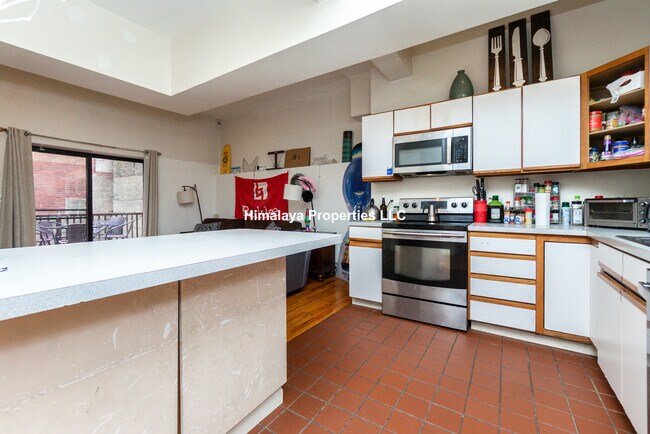 Foto del edificio - 448 Park Dr