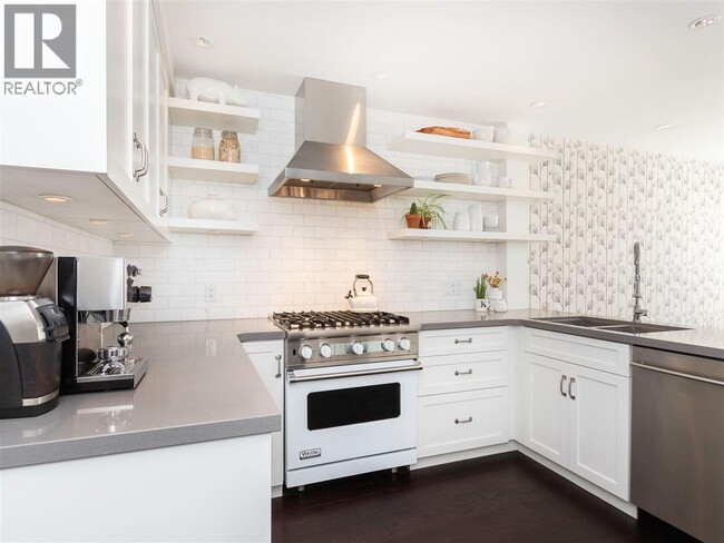 Building Photo - 1338 Arbutus St