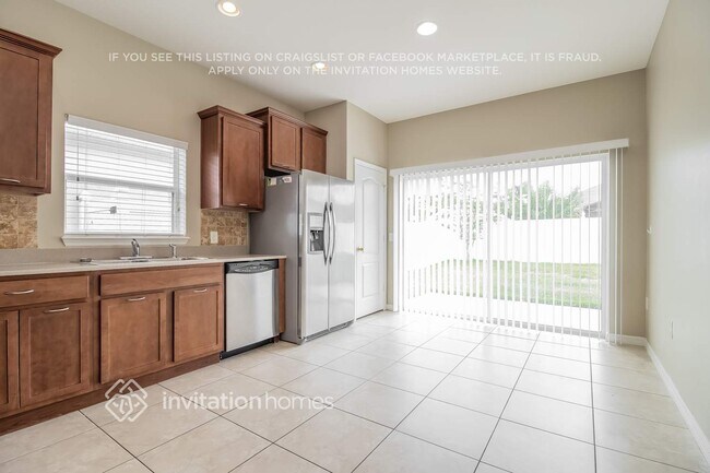 Foto del edificio - 13161 Sapphire Falls Ln
