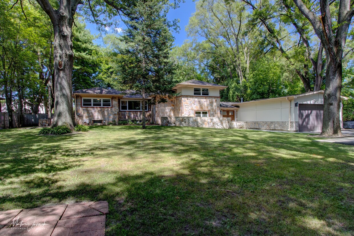 Front facad - 1800 Rogers Ave