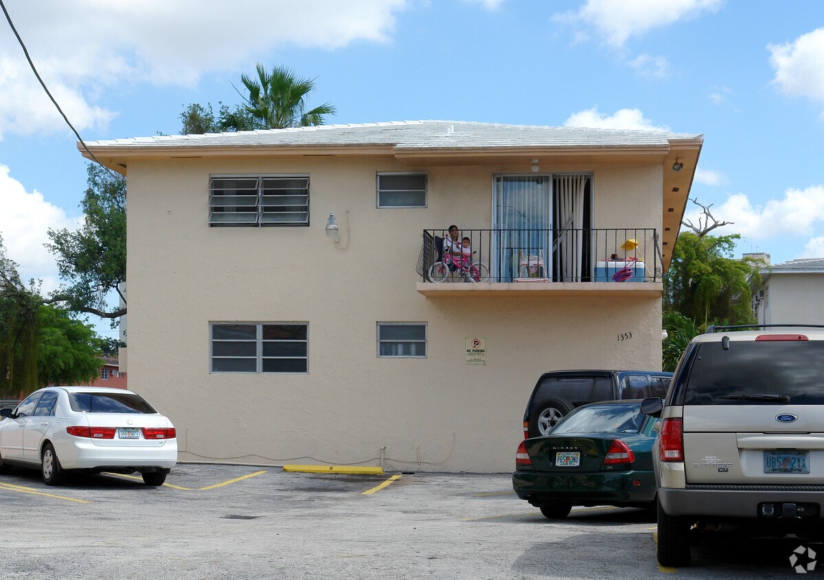 Primary Photo - 1353 NW 5th St