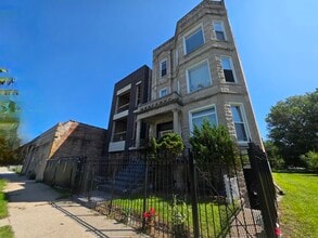 Building Photo - 5319 S Indiana Ave