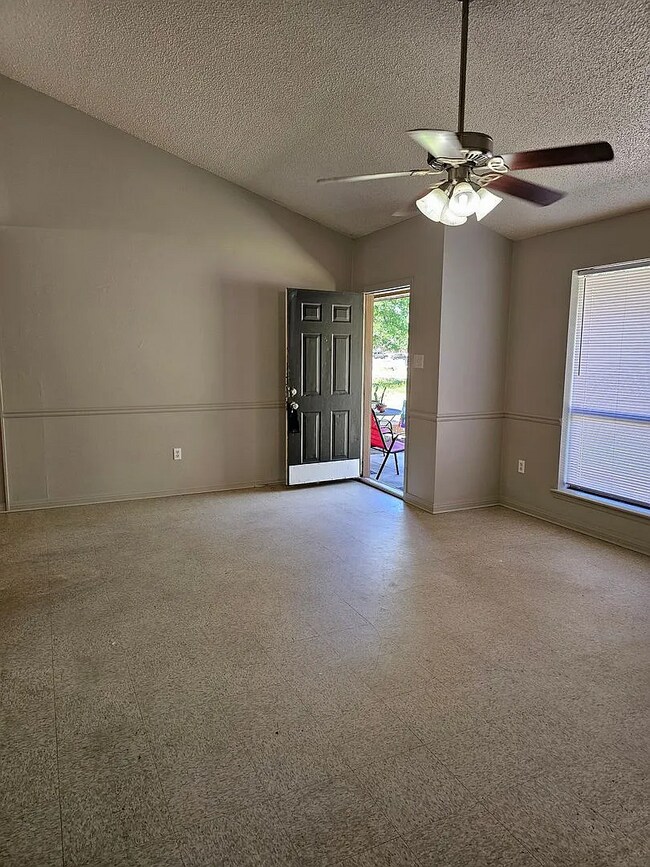 Building Photo - 44176 Simpson Pl