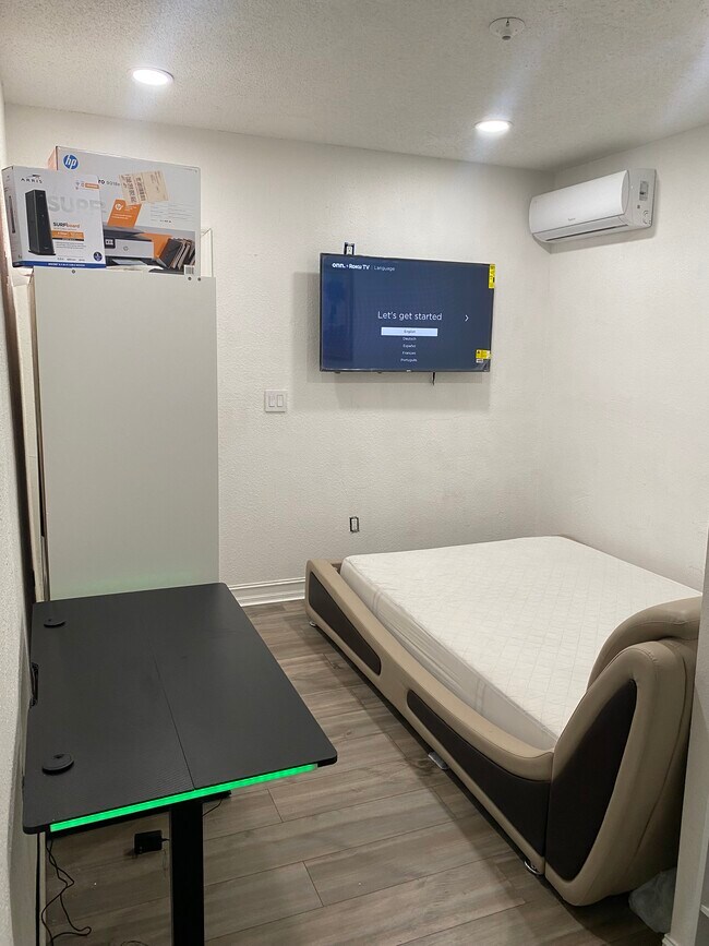 Foto del edificio - 9925 W Elm Ln