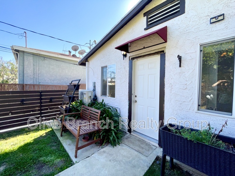 Primary Photo - 2128 Kent St