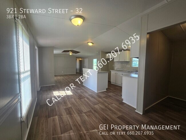 Foto del edificio - 921 Steward St