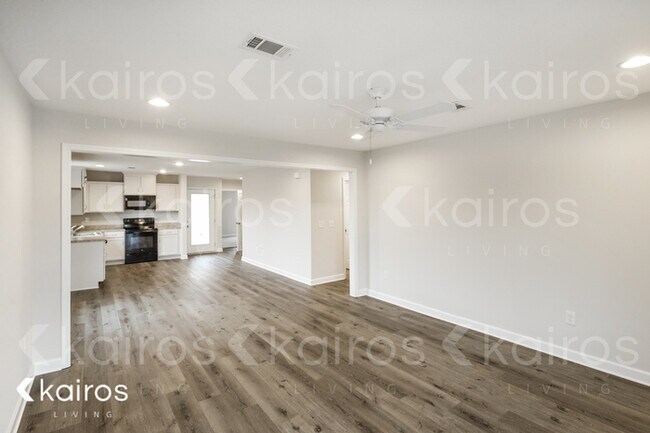 Building Photo - 1251 Maxwell Circle