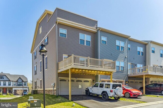 Building Photo - 6038 Fallfish Ct