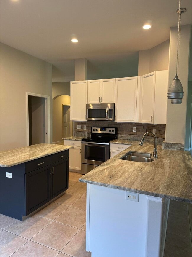 Building Photo - 3801 Kitty Hawk Ln SW