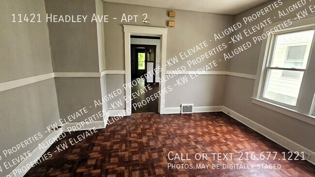 Foto del edificio - 11421 Headley Ave