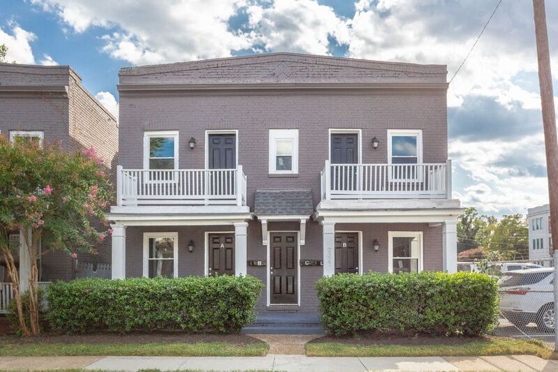 Primary Photo - 2327 Parkwood Ave