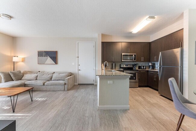 Building Photo - 1820 Legends Ln