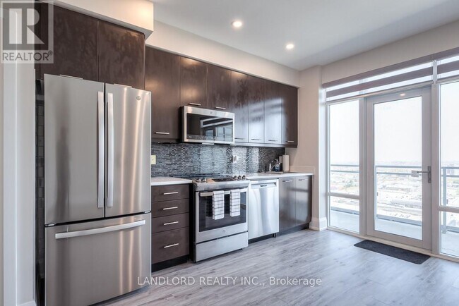 Photo du bâtiment - 360 Square One Dr