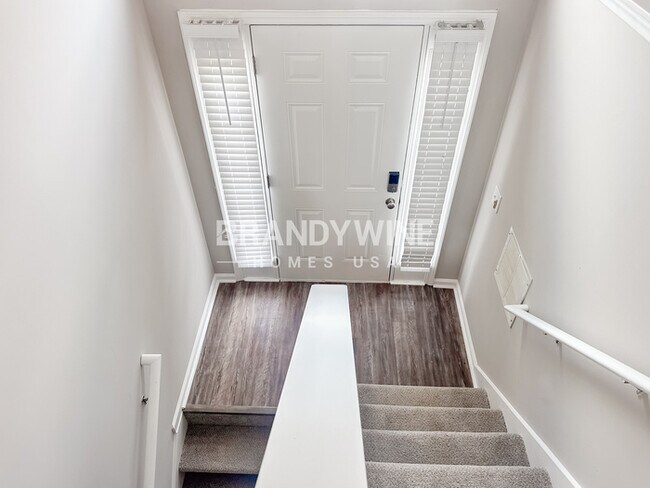 Foto del edificio - 581 Twin Oaks Ln