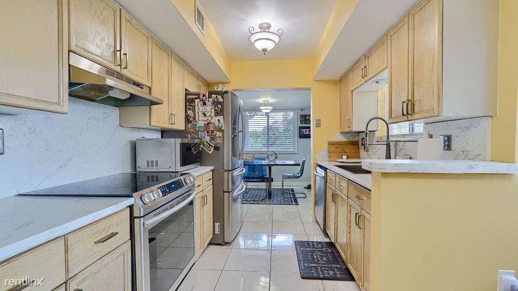 Primary Photo - 3 br, 3 bath House - 630 N University Dr