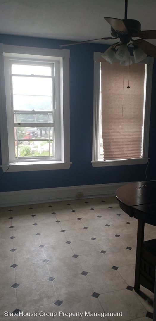 Foto del edificio - 557 Centre Ave