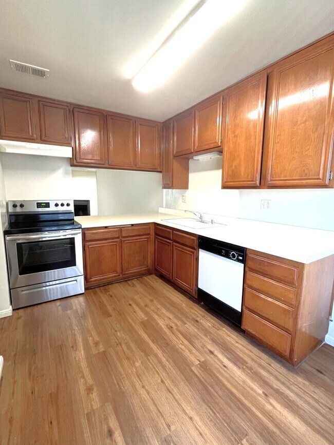 Foto del edificio - 9302 Woodruff Way