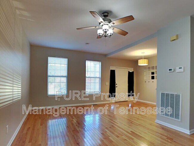 Foto del edificio - 824 Crescent Hill Rd