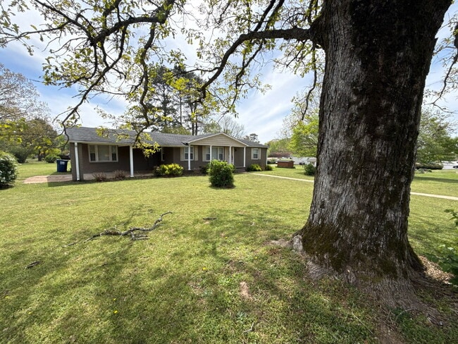 Building Photo - Section 8 Welcome!!! "Charming 4-Bedroom Home with Hardwood Floors on Ready Section Road!"