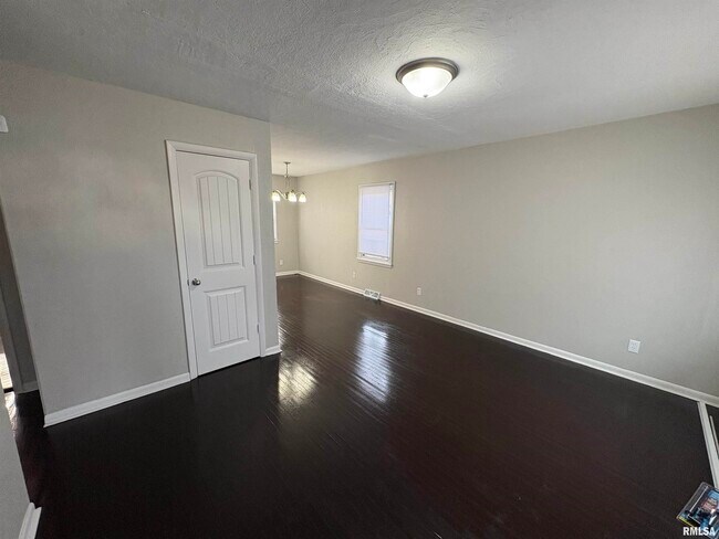 Foto del edificio - 2324 W Gilbert Ave