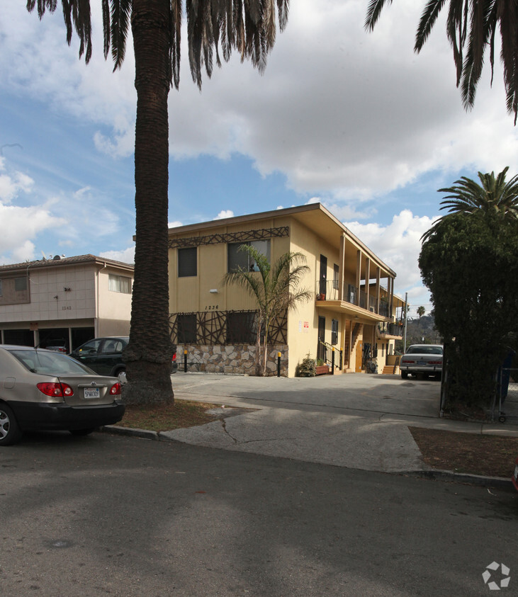 Building Photo - 1236 N Westmoreland Ave
