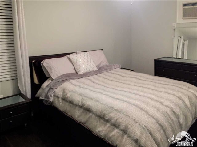 Foto del edificio - 16 W Valley Stream Blvd