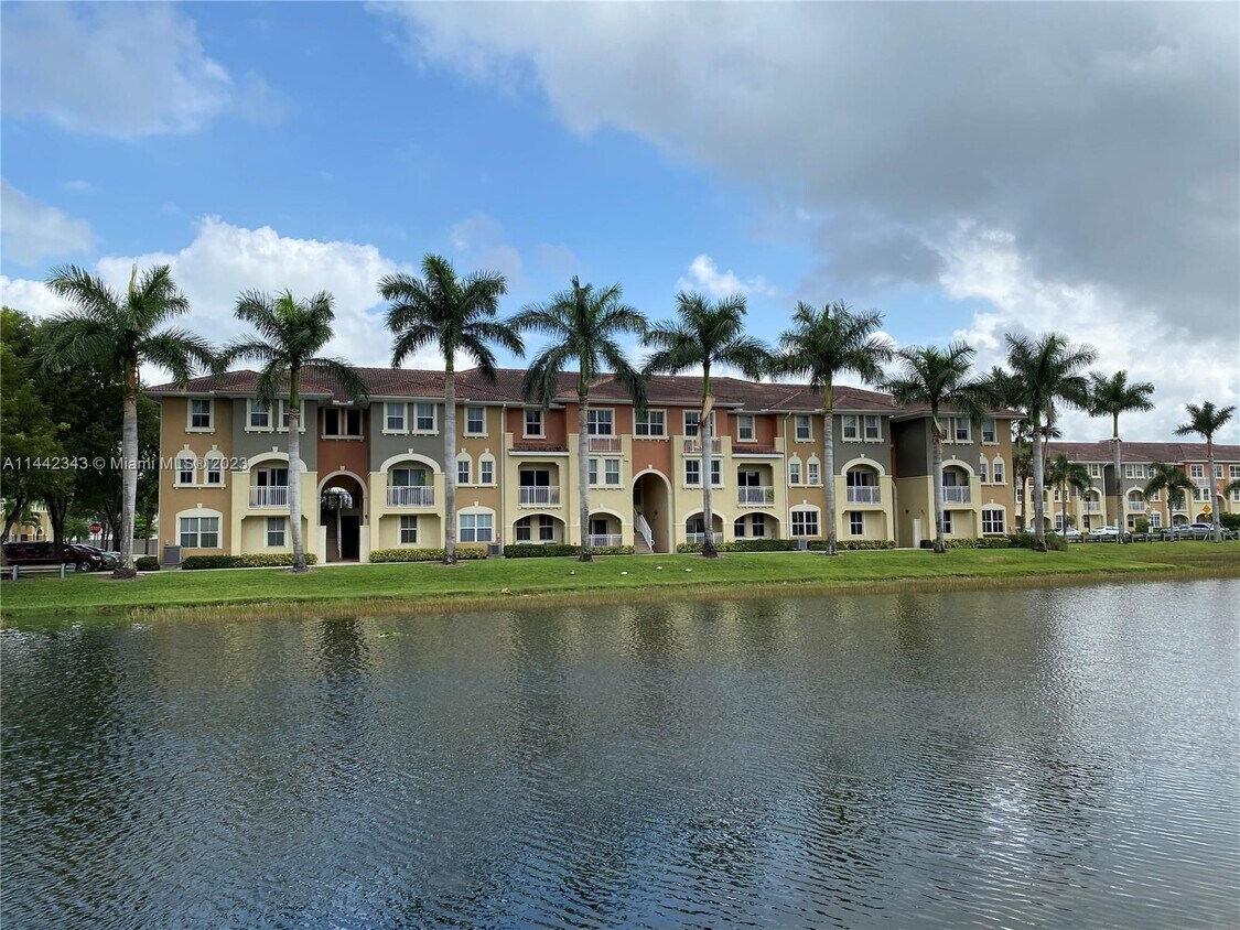 10855 NW 88th Terrace Unit 204, Doral, FL 33178 Condo for Rent in