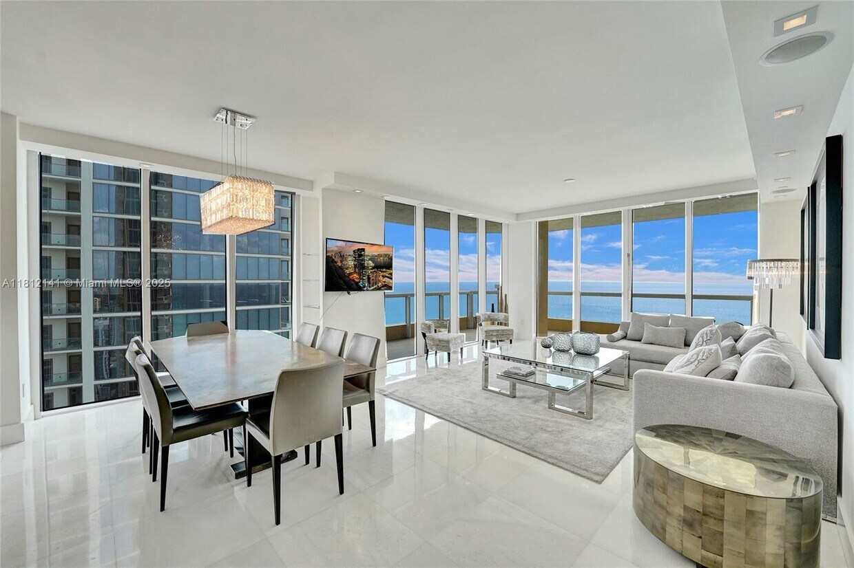 Primary Photo - 17875 Collins Ave