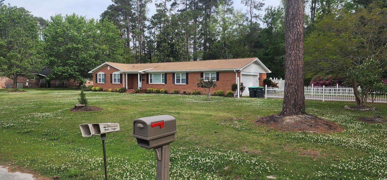 Primary Photo - 3503 Pinewood Dr
