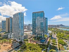 Building Photo - 1000 Auahi St