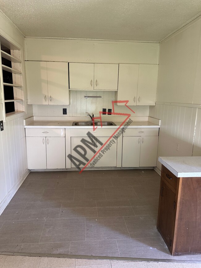 Foto del edificio - 2 bedroom home in Monroe