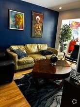 Building Photo - 9727 Av Saint-Charles