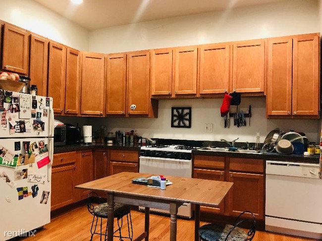 Building Photo - 3152 N Francisco Ave