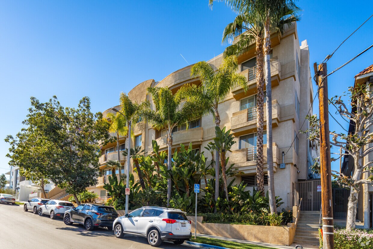 Primaria - Rochester Hill Condominiums