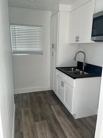 Foto del edificio - 8025-8024 Gardendale St